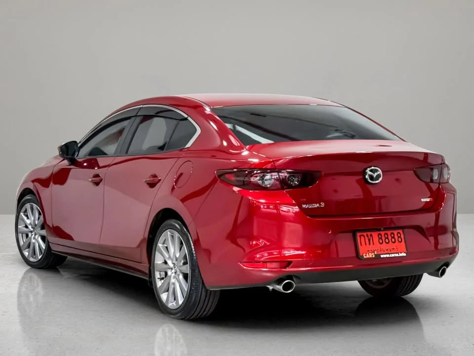 2019 Mazda 3 IV 3