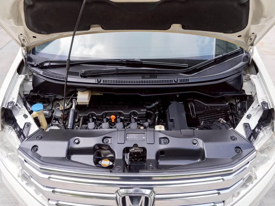 2010 Honda Stepwgn IV 2