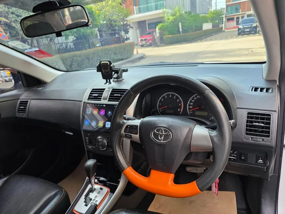 2013 Toyota Corolla Altis X (E140) 2