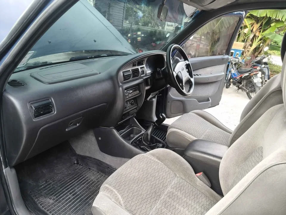 2003 Ford Ranger I 3