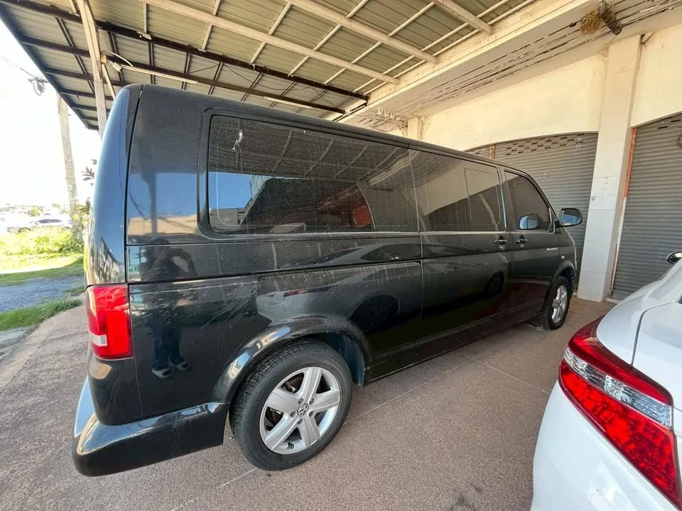 2013 Volkswagen Caravelle T5 2