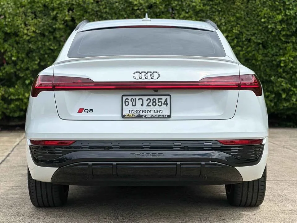 2024 Audi Q8 e-tron 2