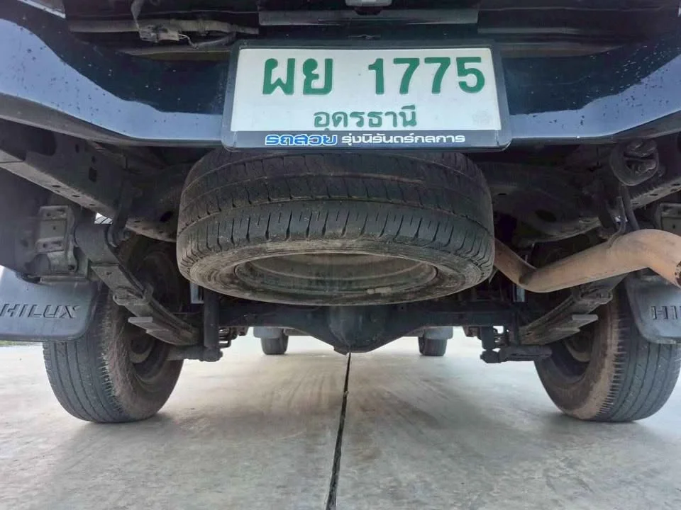 2017 Toyota Hilux VIII 2