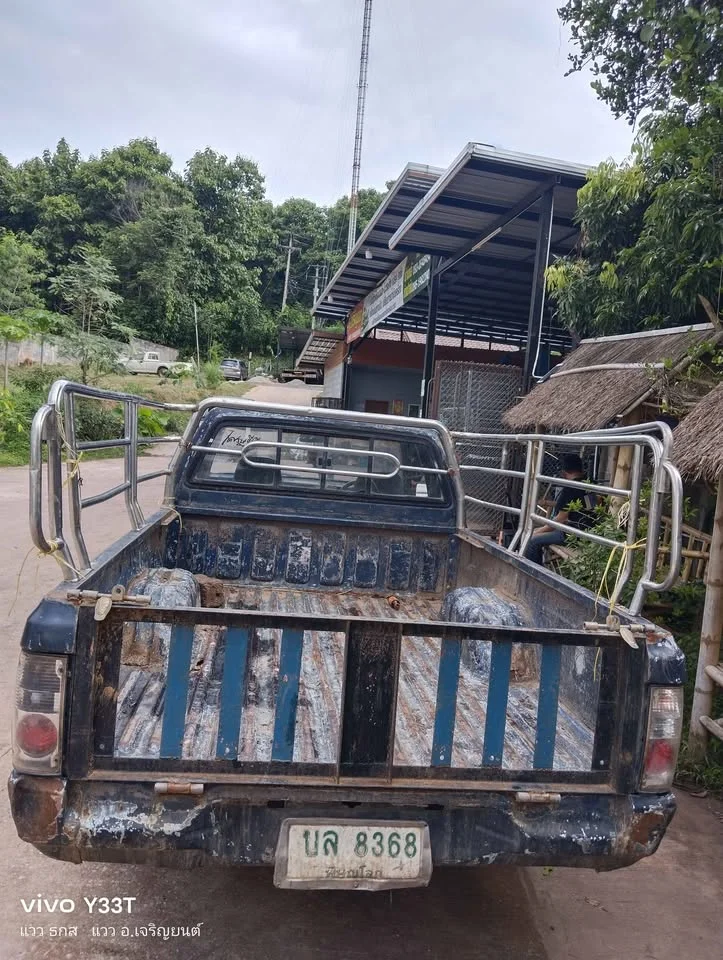 1993 Mitsubishi Triton II 2