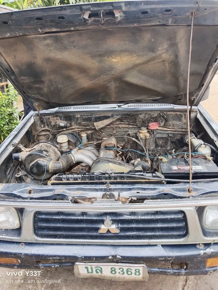 1993 Mitsubishi Triton II 3