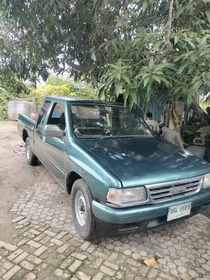 1991 Isuzu TFR III 2