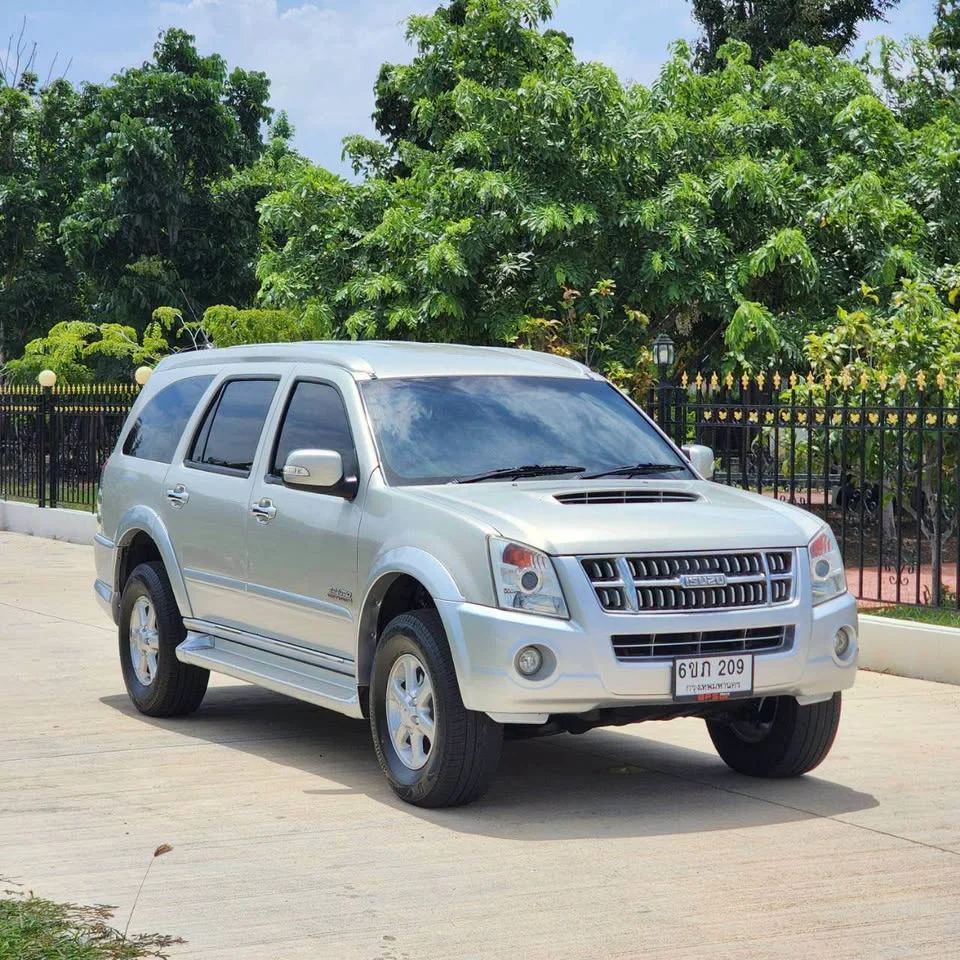 2007 Isuzu MU-7 3