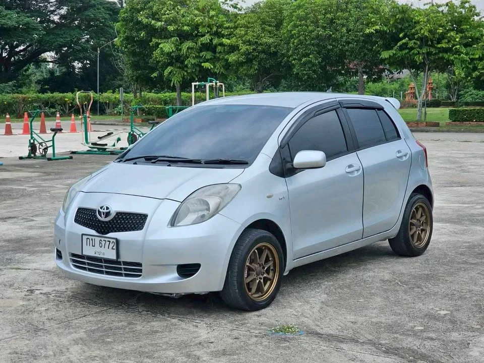 2008 Toyota Yaris II 2
