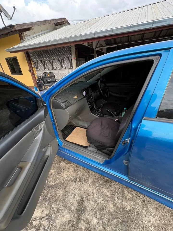 2004 Toyota Corolla Altis IX (E120) 2