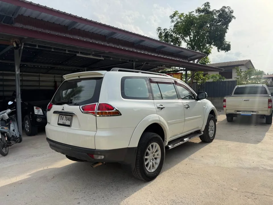 2012 Mitsubishi Pajero Sport II 2