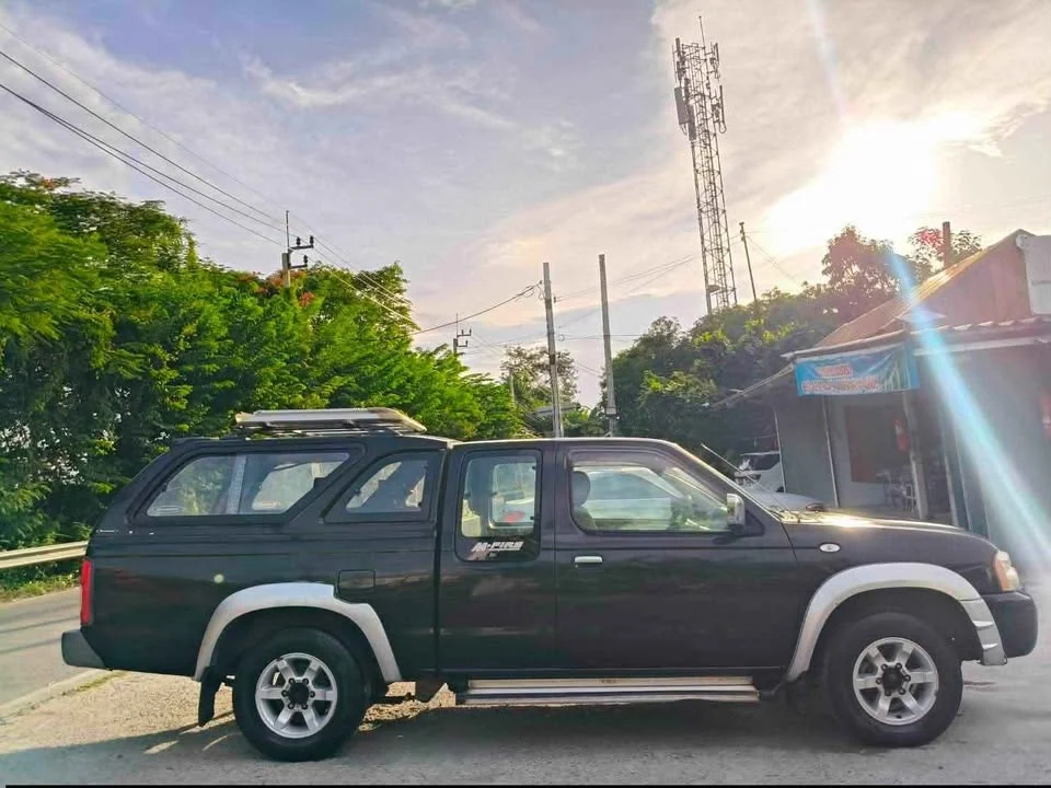 2004 Nissan Frontier I 2