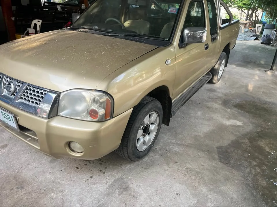 2002 Nissan Frontier I 2