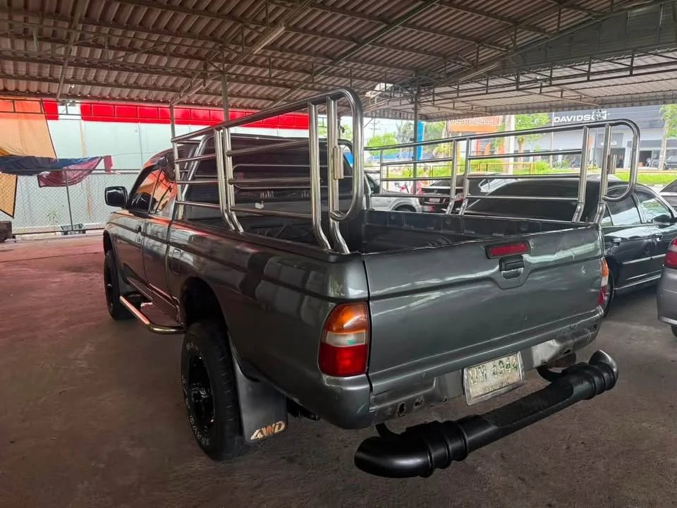 1998 Mitsubishi Strada III 2