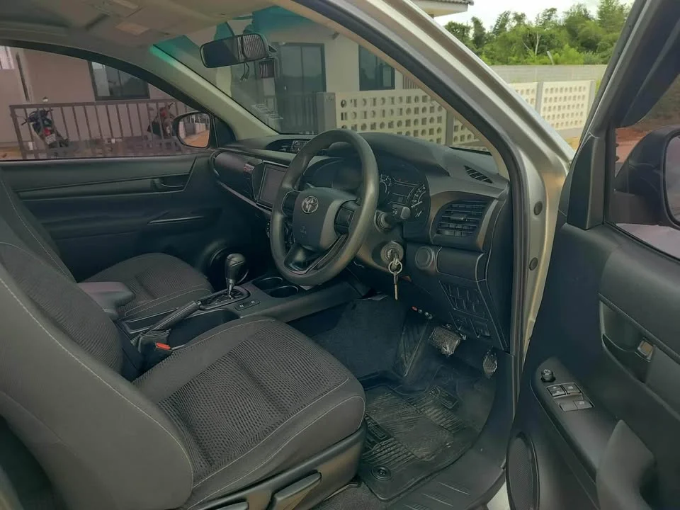 2021 Toyota Hilux VIII 2