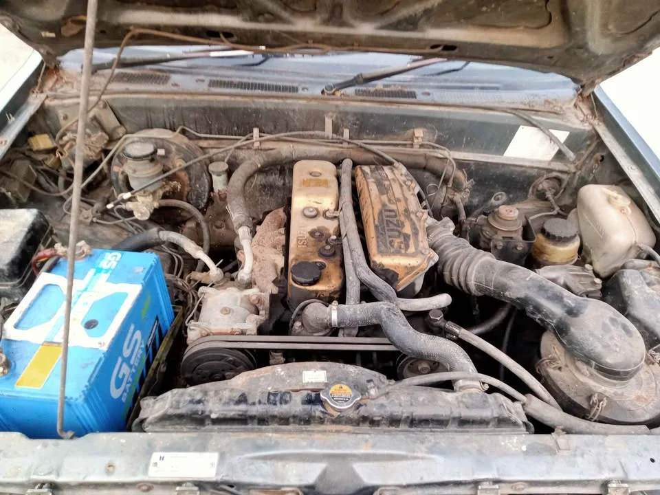1992 Isuzu TFR III 3