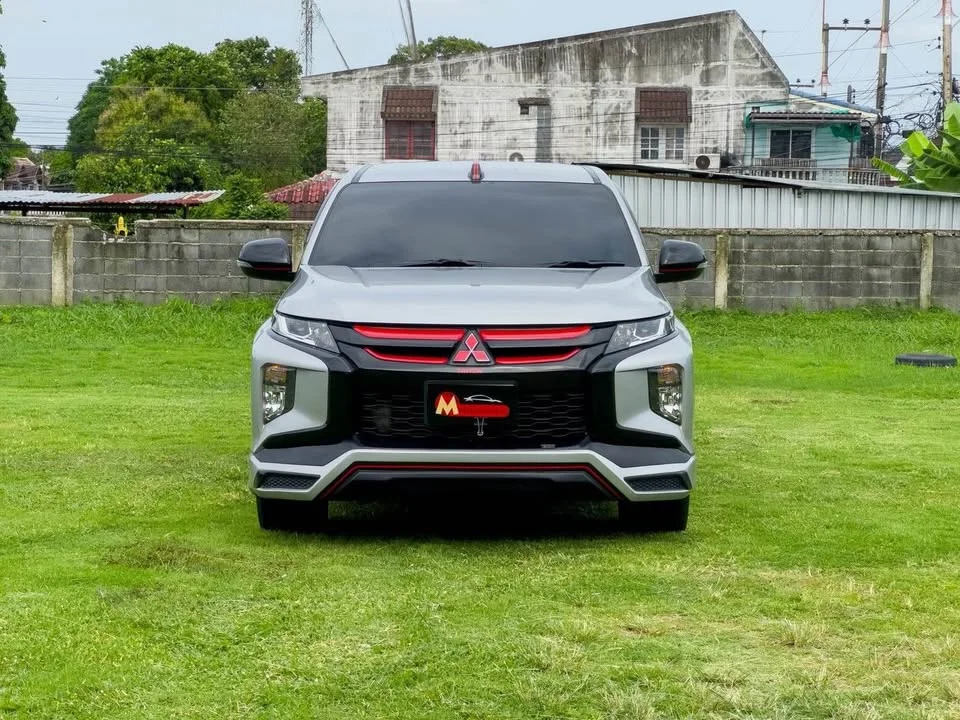 2022 Mitsubishi Triton V 3