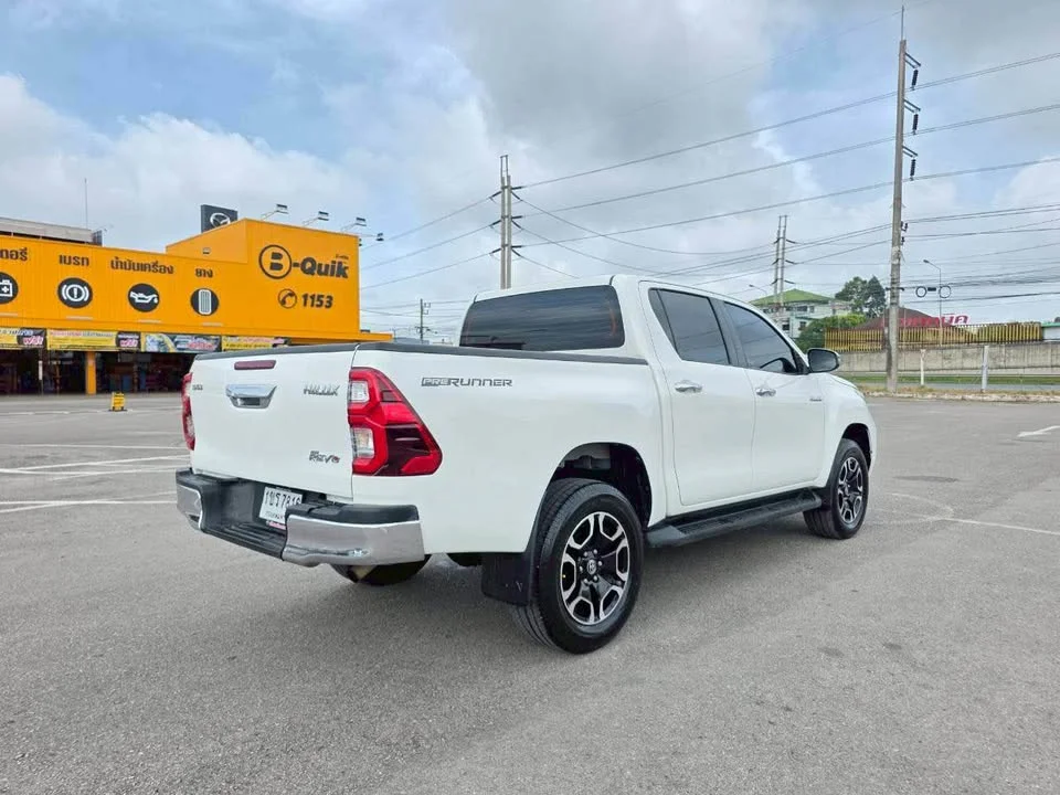 2020 Toyota Hilux VIII 2