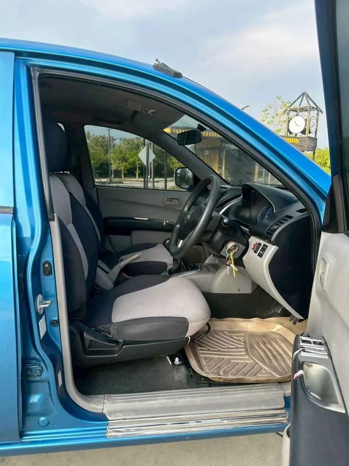 2009 Mitsubishi Triton IV 2