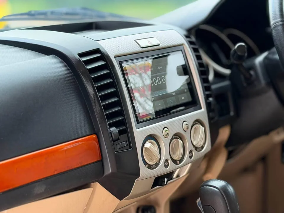 2010 Ford Everest I 2