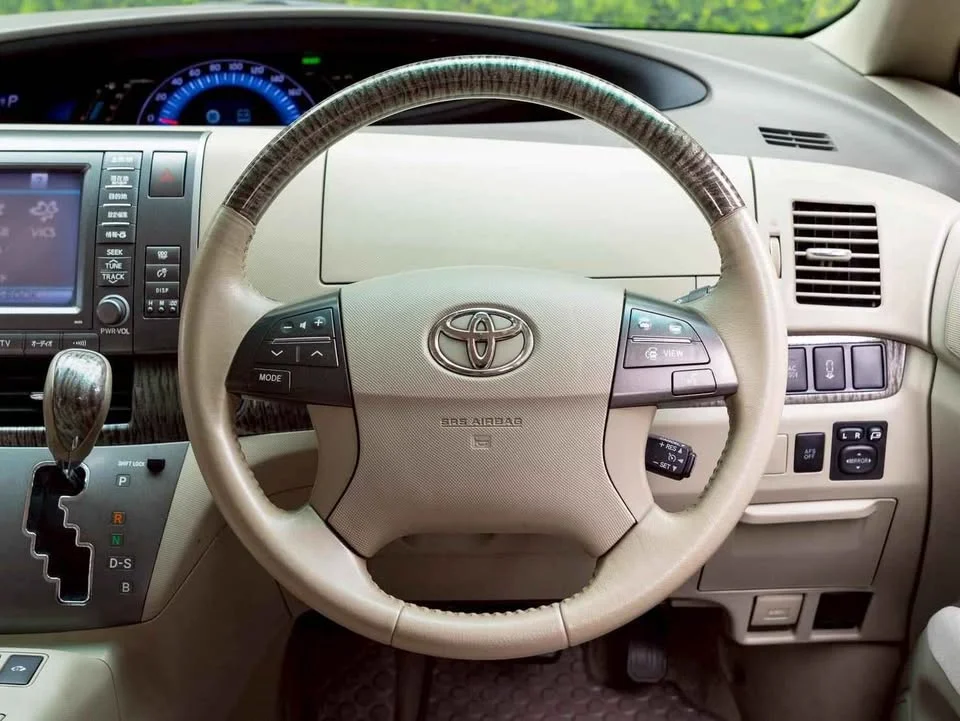 2010 Toyota Estima III 3