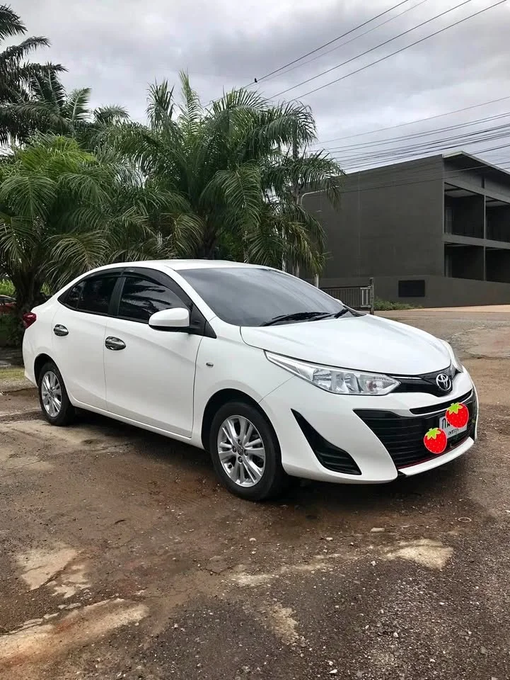 2020 Toyota Yaris ATIV III 2