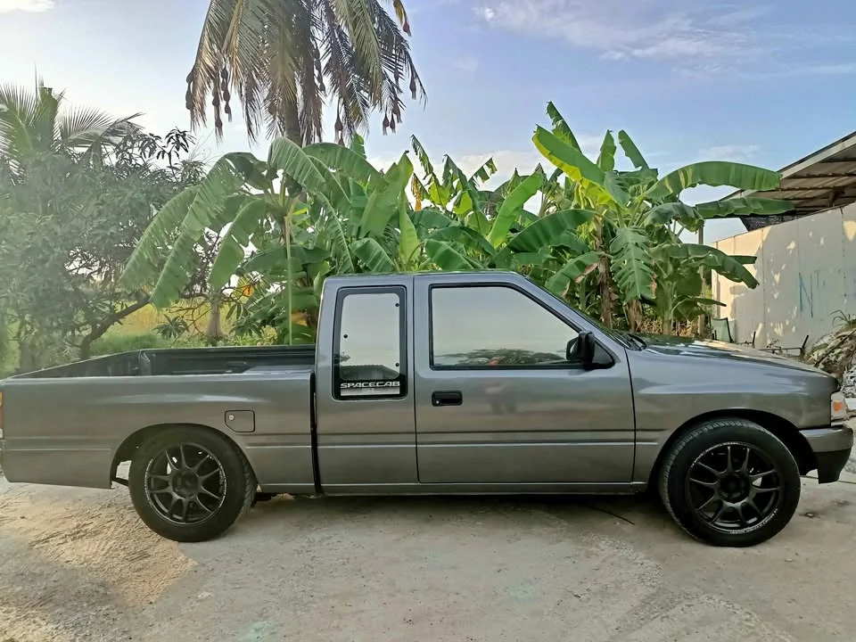 1994 Isuzu TFR III 3