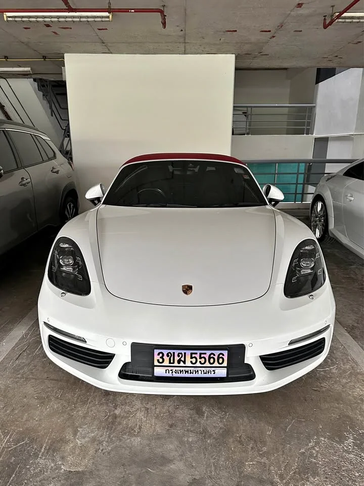 2017 Porsche 718 Boxster and Cayman IV 3