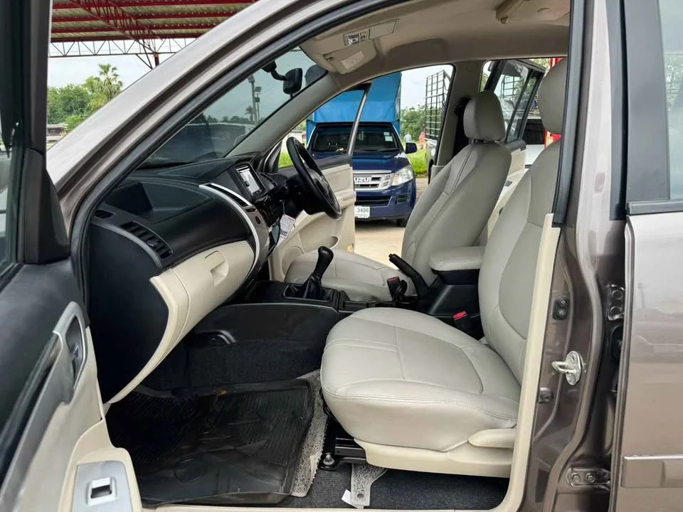 2011 Mitsubishi Pajero Sport II 2