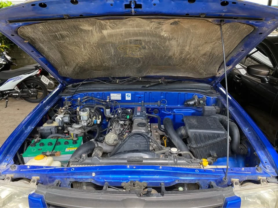 2003 Mazda 2500 Fighter V 2