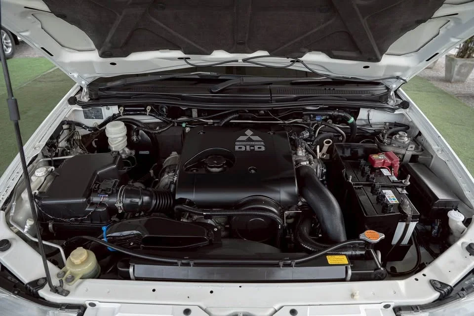 2012 Mitsubishi Triton IV 2