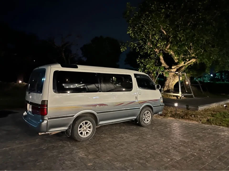 1996 Toyota Commuter IV (H100) 3