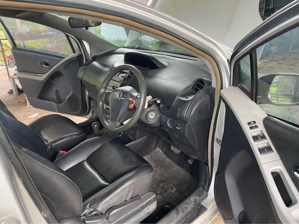 2006 Toyota Yaris II 2