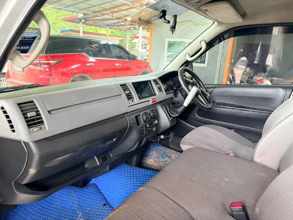 2012 Toyota HiAce V (H200) 3