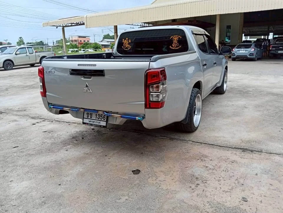 2022 Mitsubishi Triton V 3