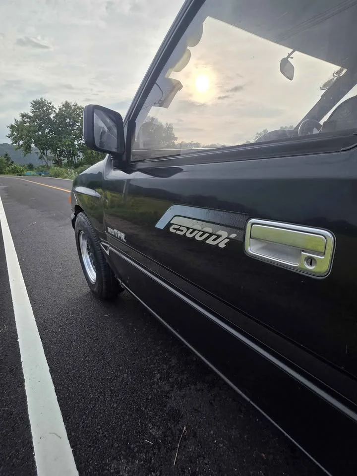 1992 Isuzu TFR III 3