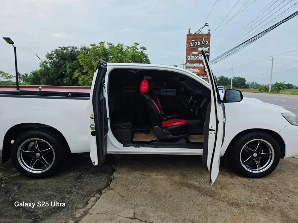 2014 Toyota Hilux VII 3