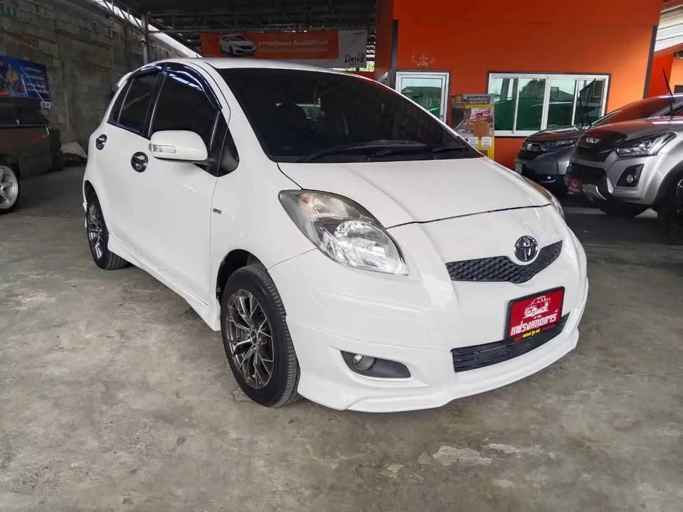2011 Toyota Yaris II 3