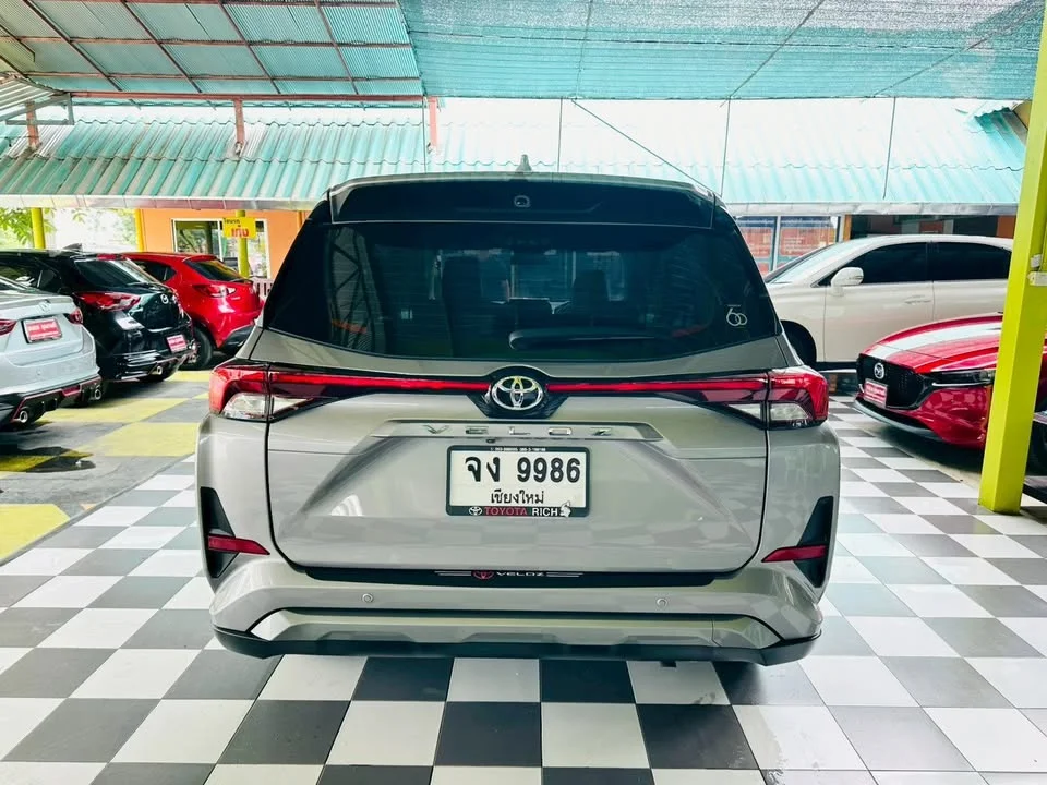 2022 Toyota Veloz III 2