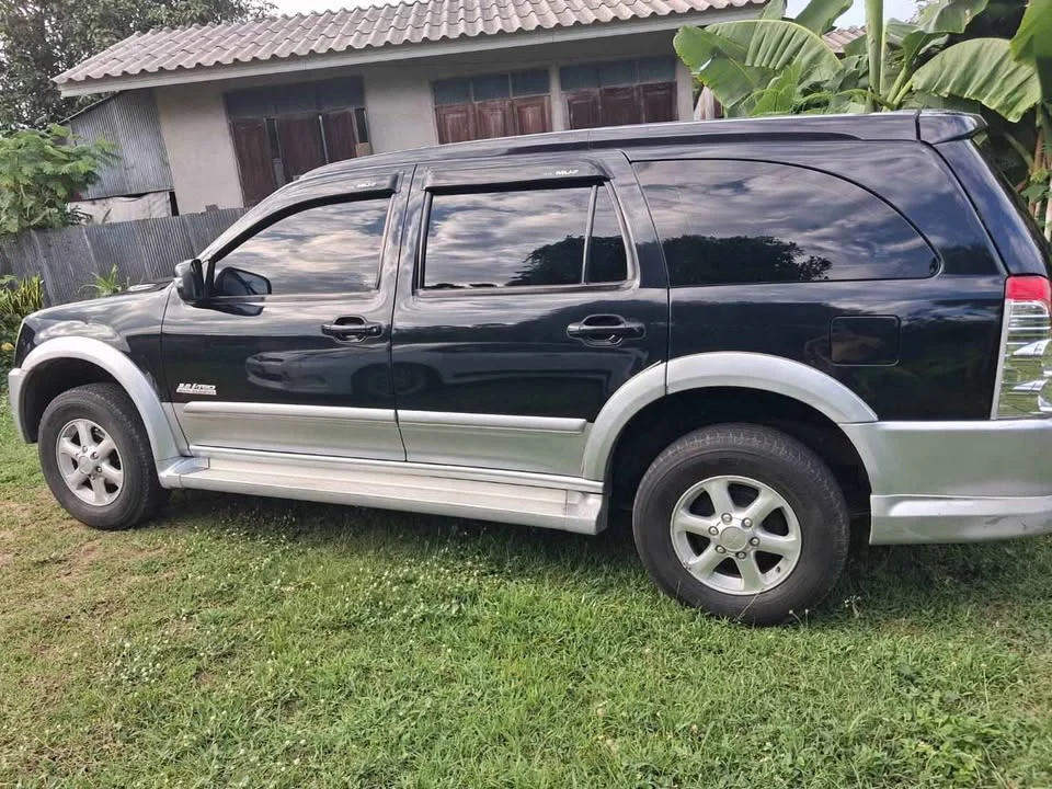 2007 Isuzu MU-7 2