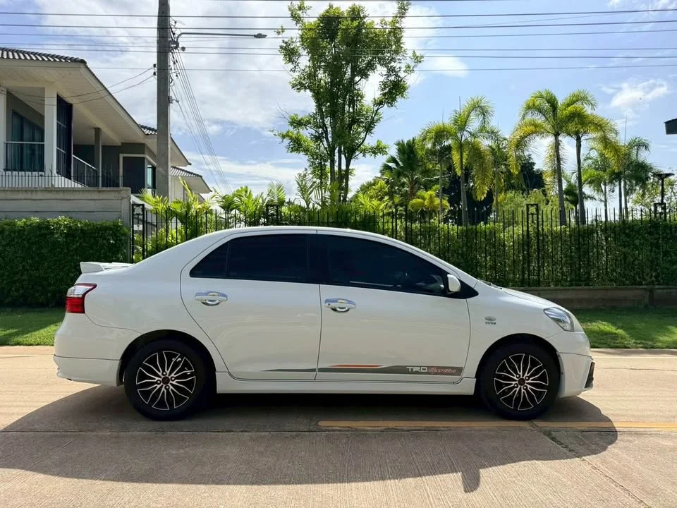 2013 Toyota Vios II 2