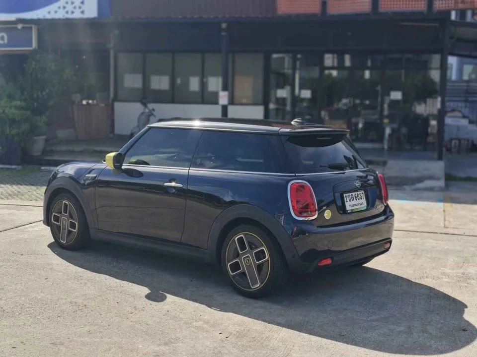 2021 Mini Hatch  III 2