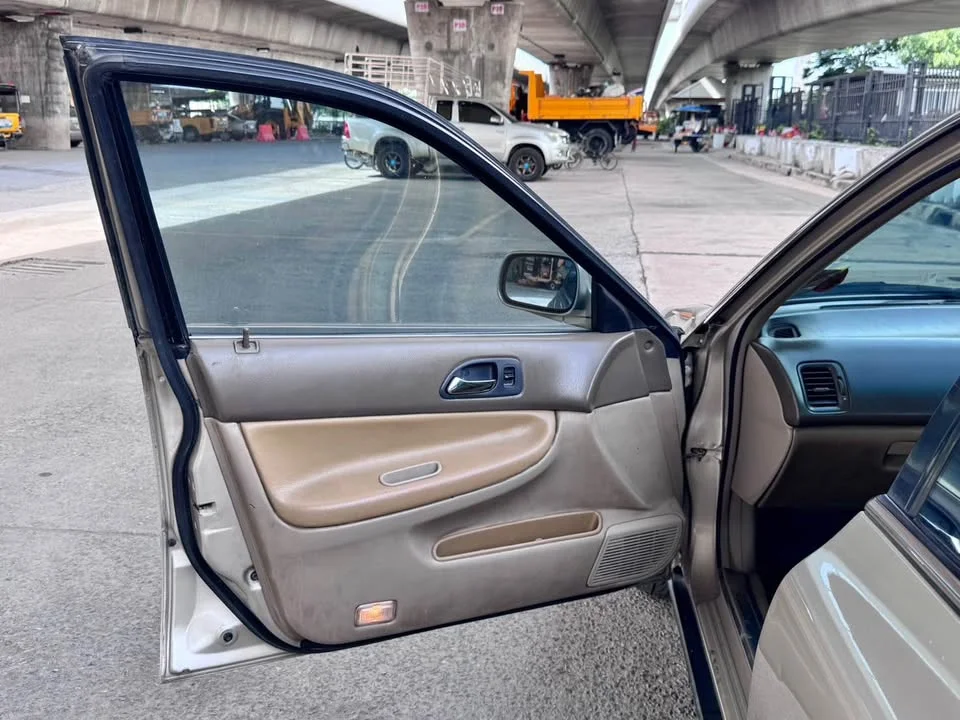 1997 Honda Accord V 2