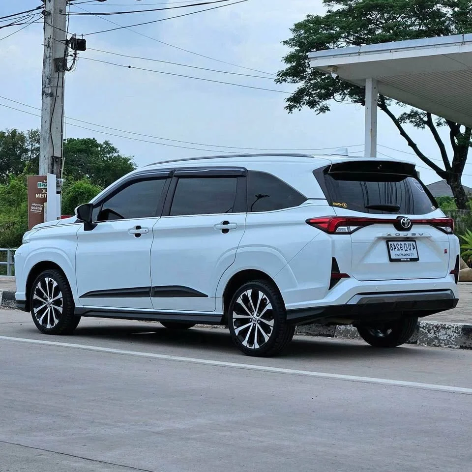 2023 Toyota Veloz III 2