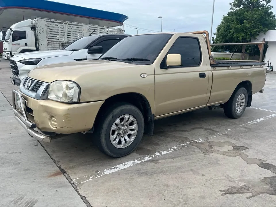 2006 Nissan Frontier I 3