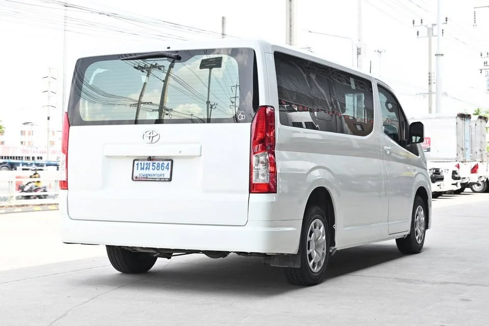 2022 Toyota HiAce VI (H300) 3