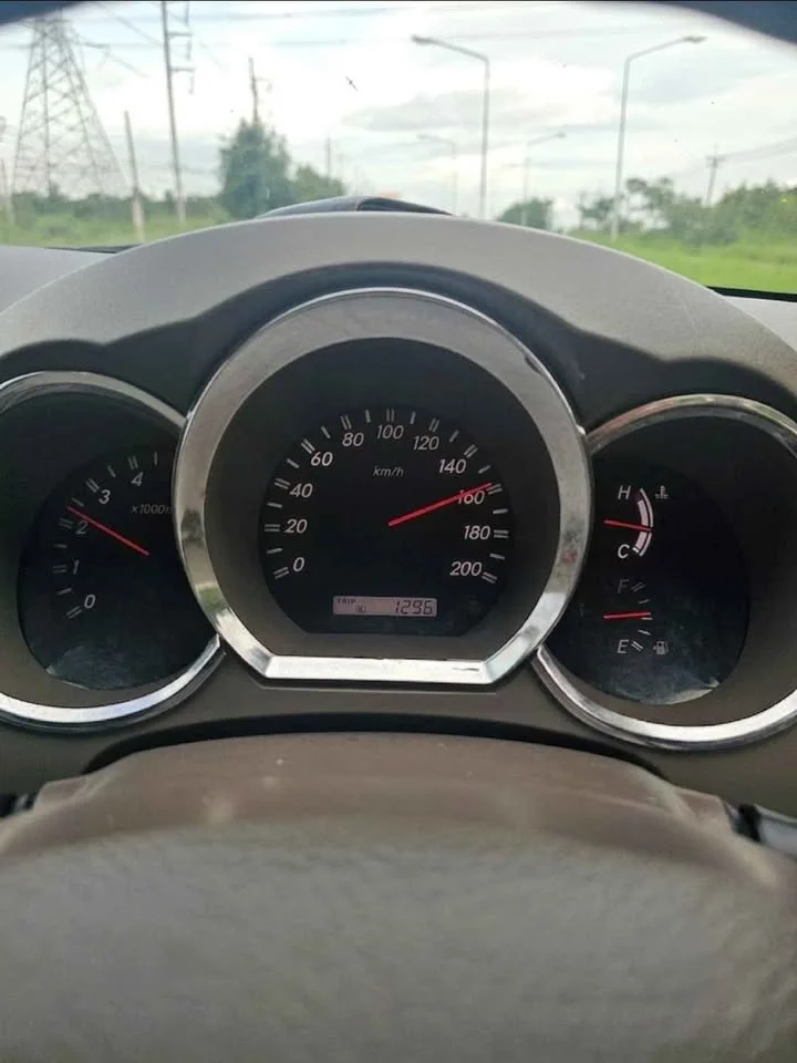 2005 Toyota Fortuner I 2