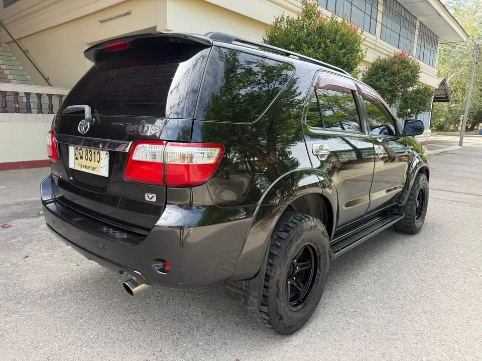 2010 Toyota Fortuner I 2