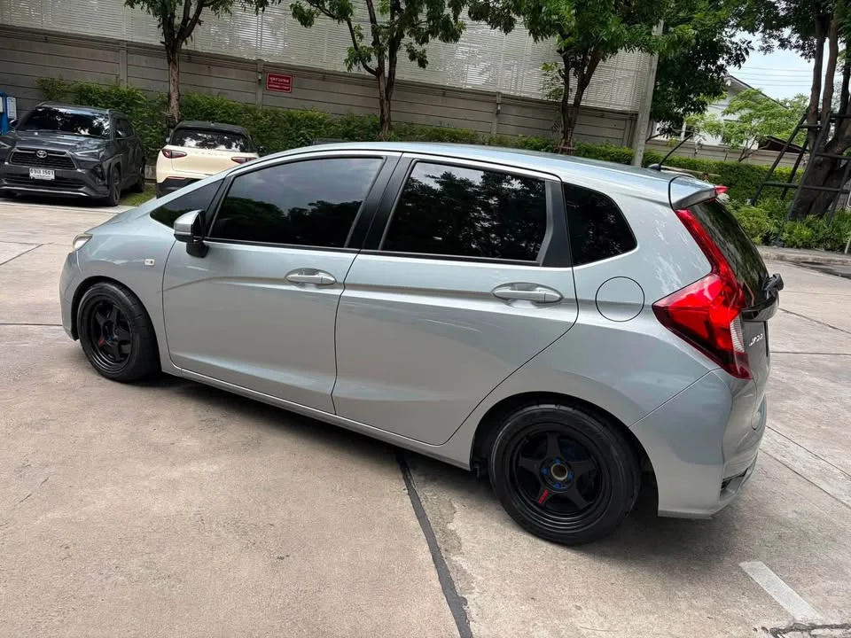 2020 Honda Jazz III 2