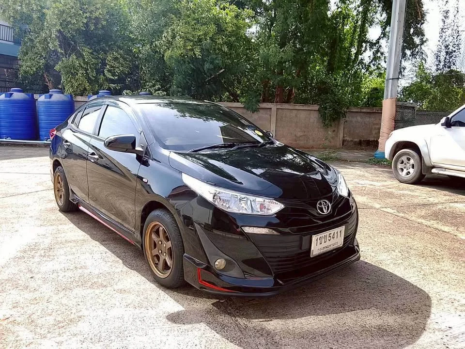 2017 Toyota Yaris ATIV III 2