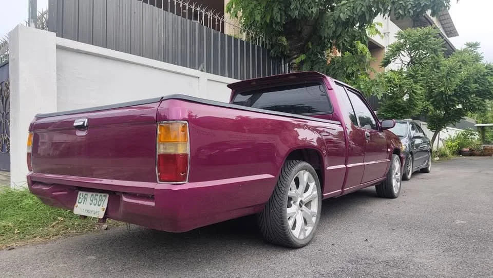 Mitsubishi Triton II 3
